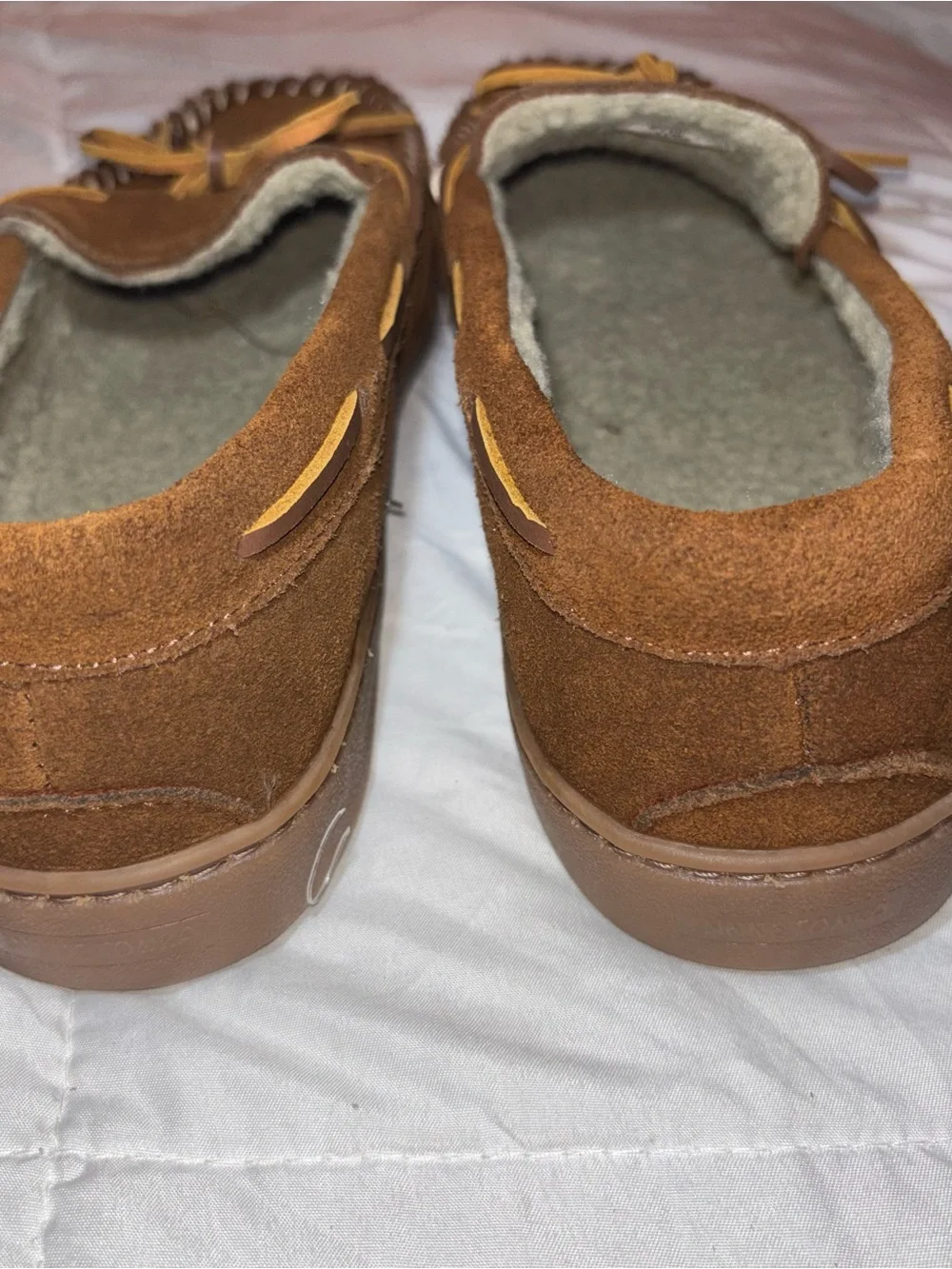 Minnetonka Men’s Brown Suede Shearling-Lined Moccasin Slipper